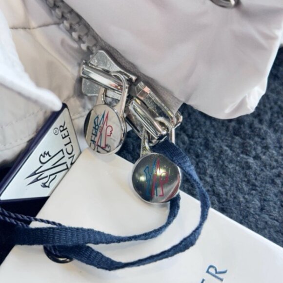 Moncler Maya 70 puffer jacket - Picture 7 of 8